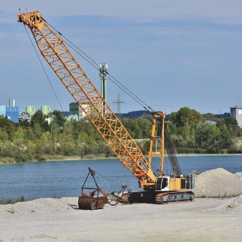 Dzwig_złotów_piła_dźwig_podnośnik_żuraw